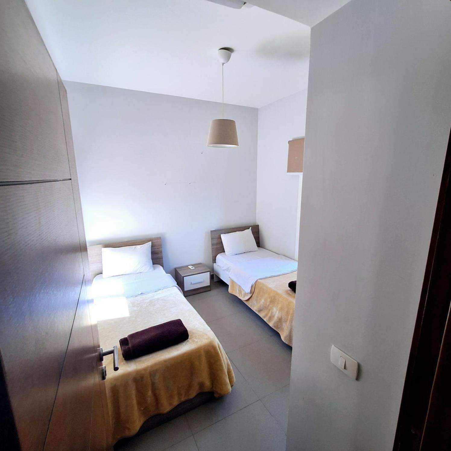 2 Bedrooms First Floor In Waterside Apartment *