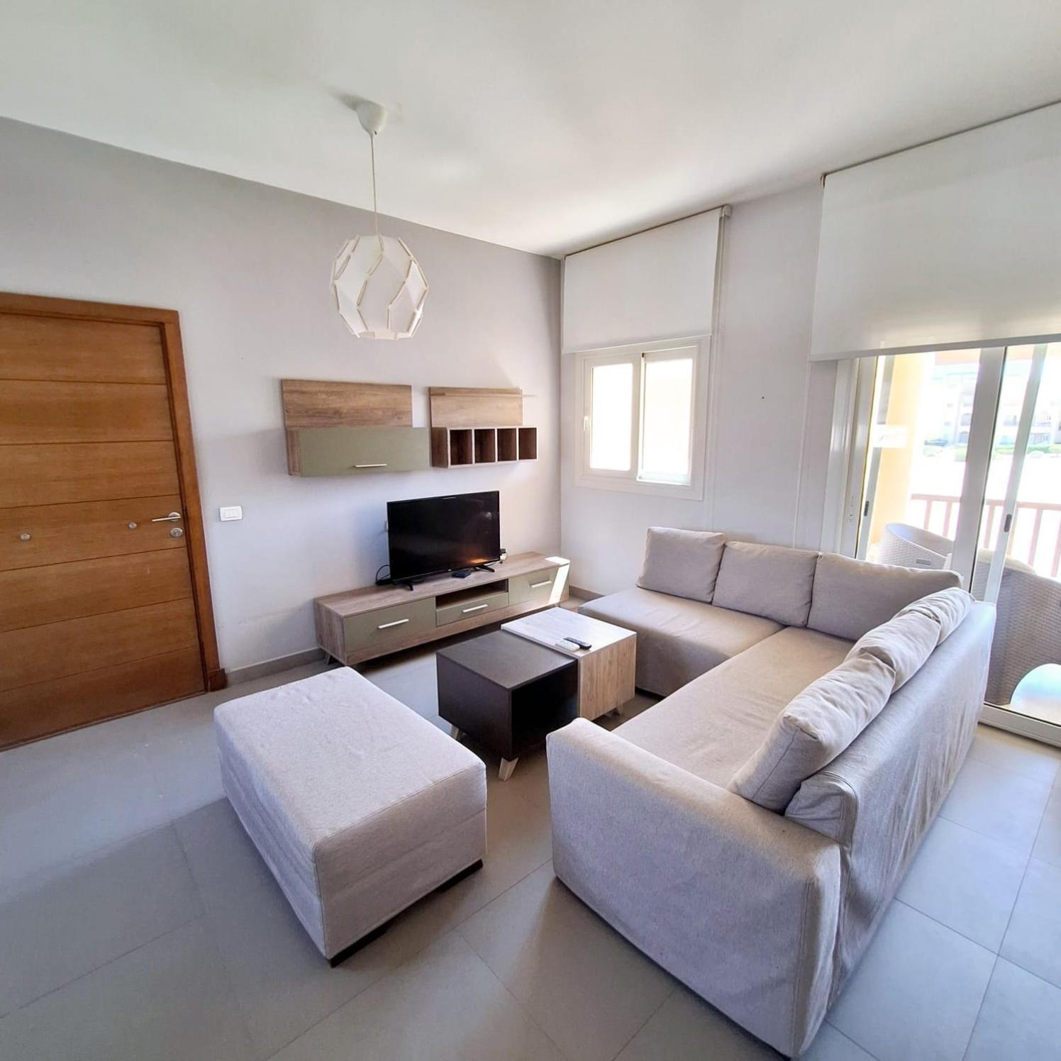2 Bedrooms First Floor In Waterside *