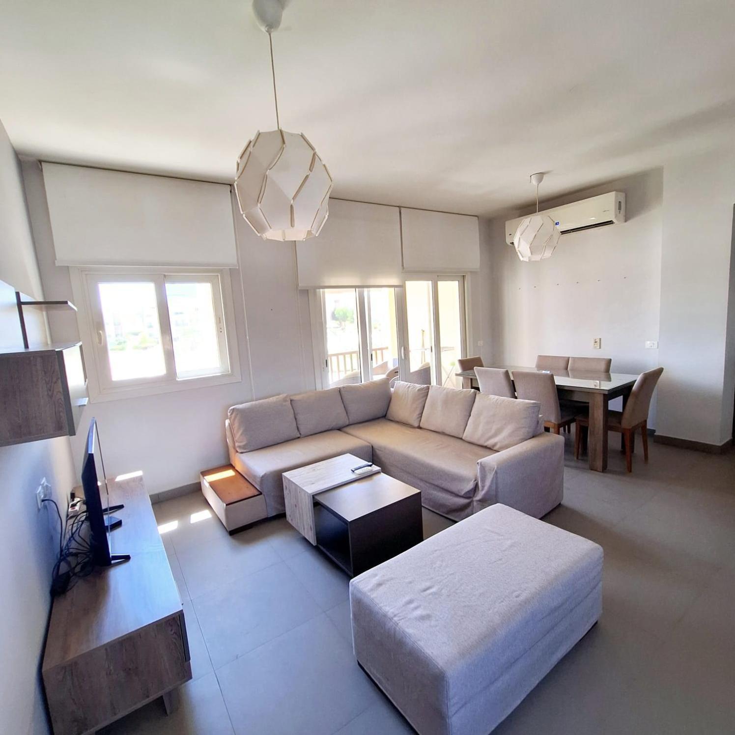 Apartment 2 Bedrooms First Floor In Waterside *