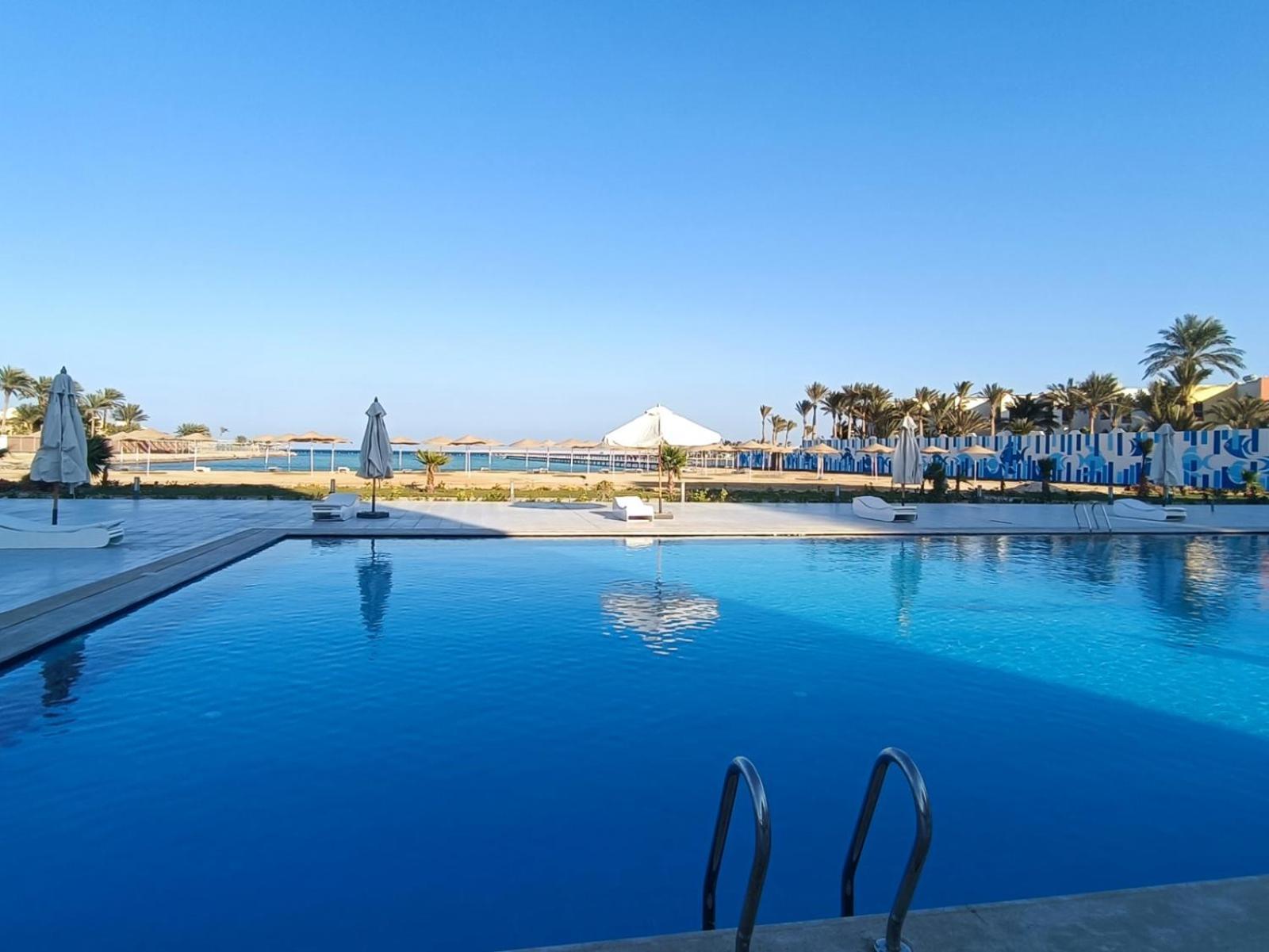 Vitamin Sea, Front Free Wi-fi *