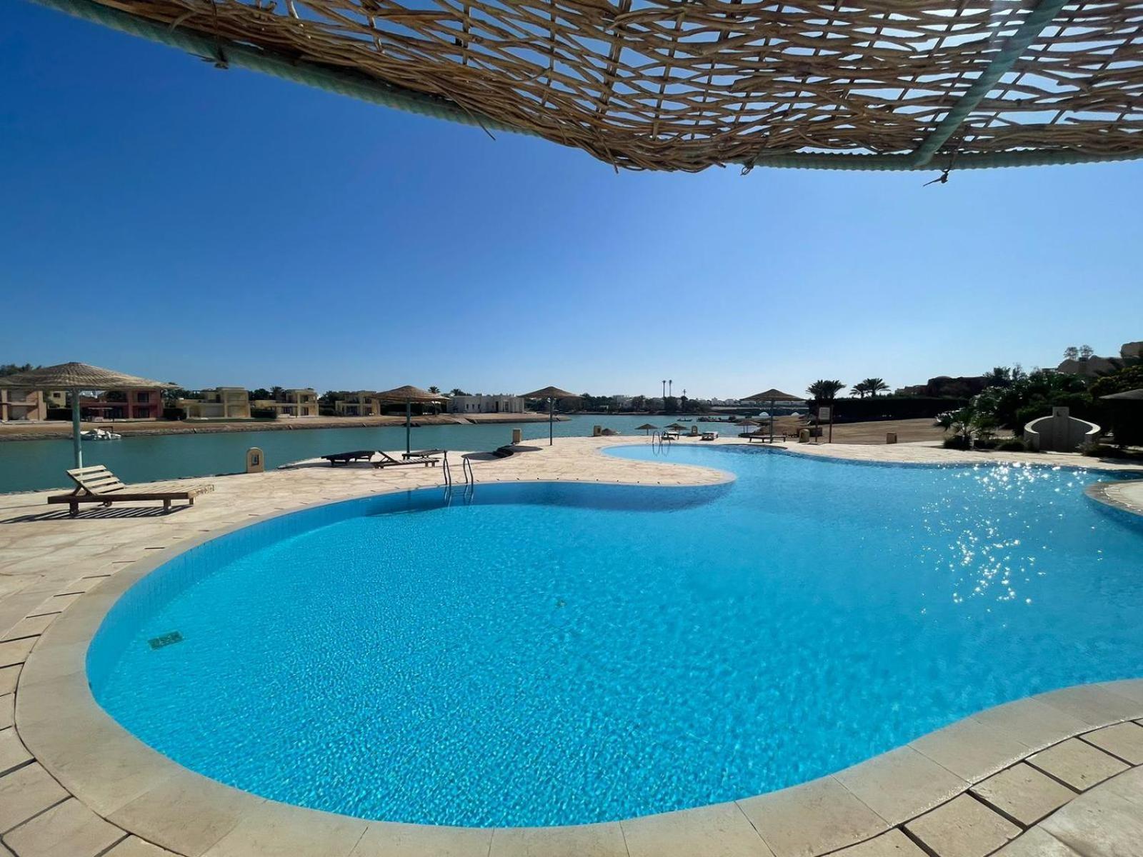 West Golf Complex, Qesm *