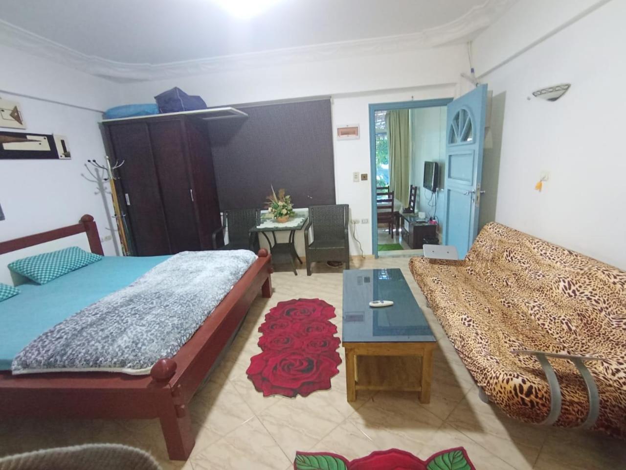 Appartement With Private Beach, Mamsha
