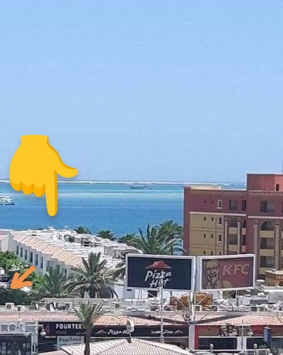 With Private Beach, Mamsha Apartment *