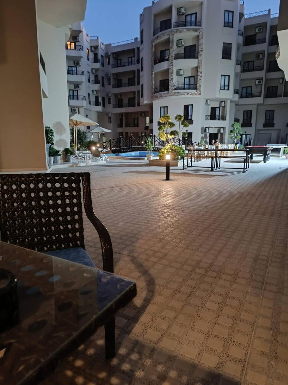 Apartment Modern With Direct Pool Access In Aqua Tropical