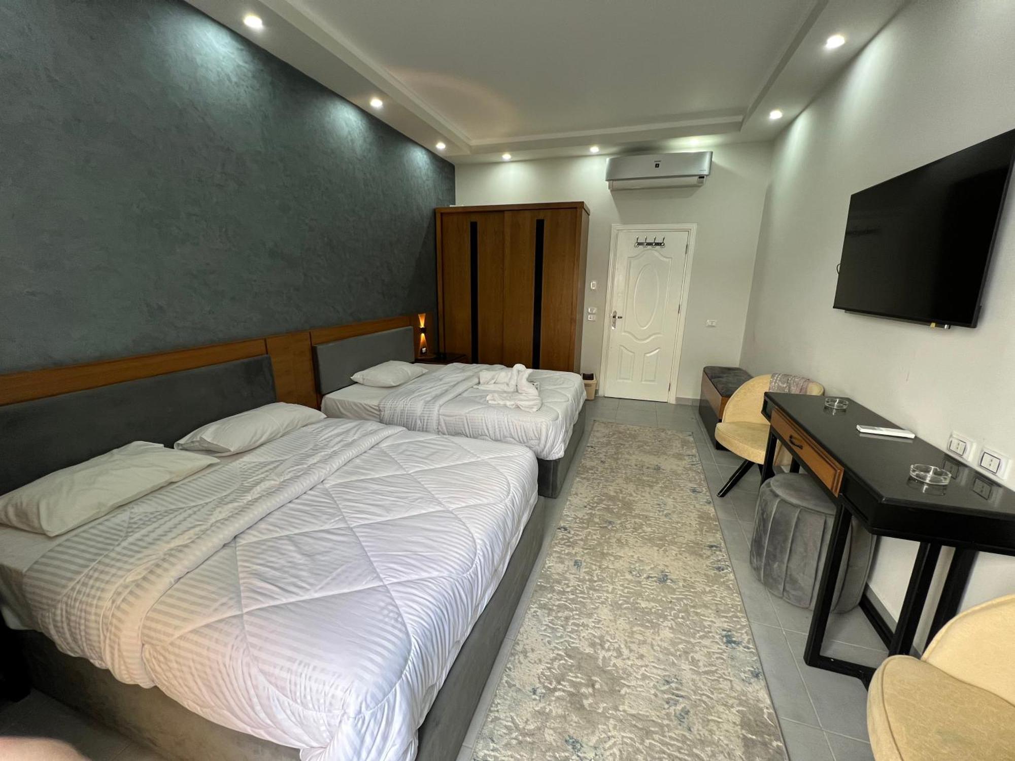 Hotel Downtown 5*