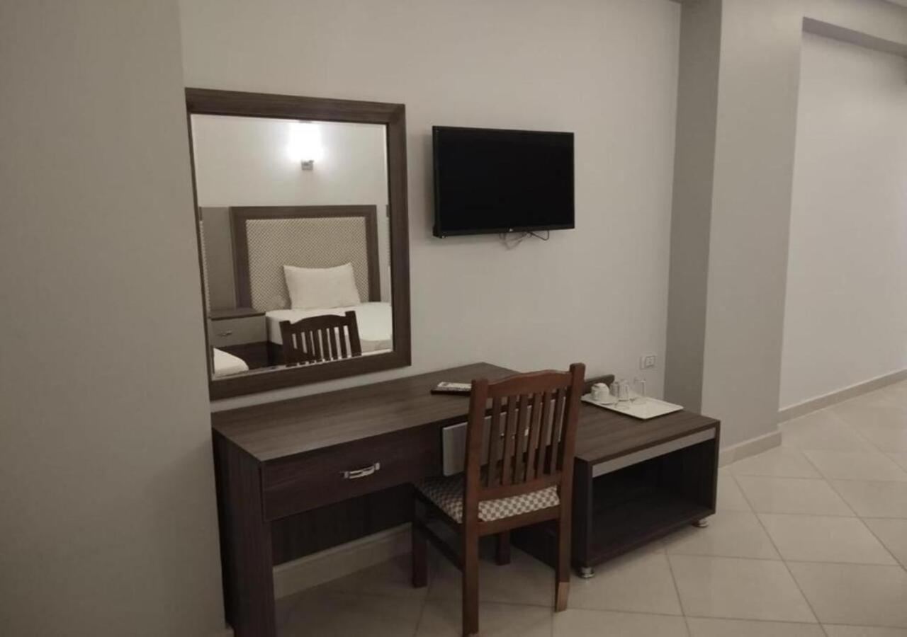 Appartement Furnished For Rent In Cecilia Furnteched, Kitchenee, Near Airport *