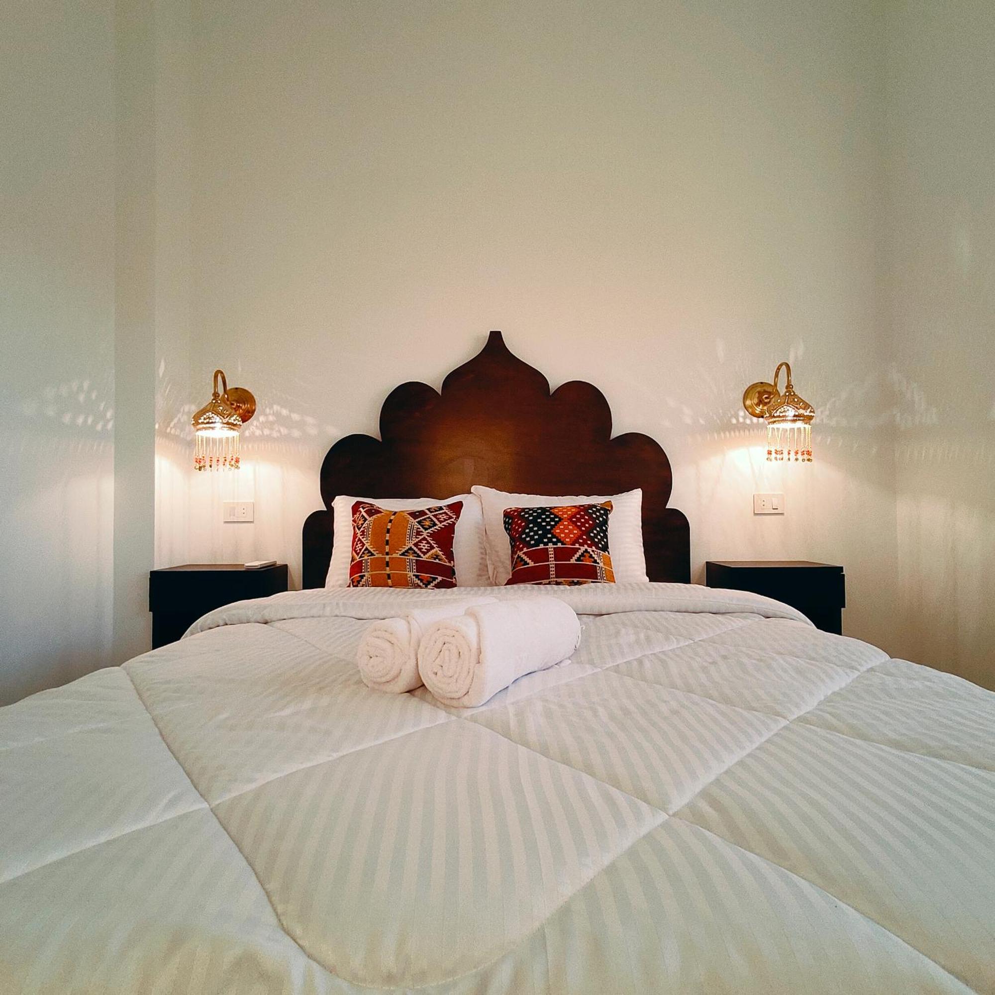 Aparthotel La Casa Blanca *