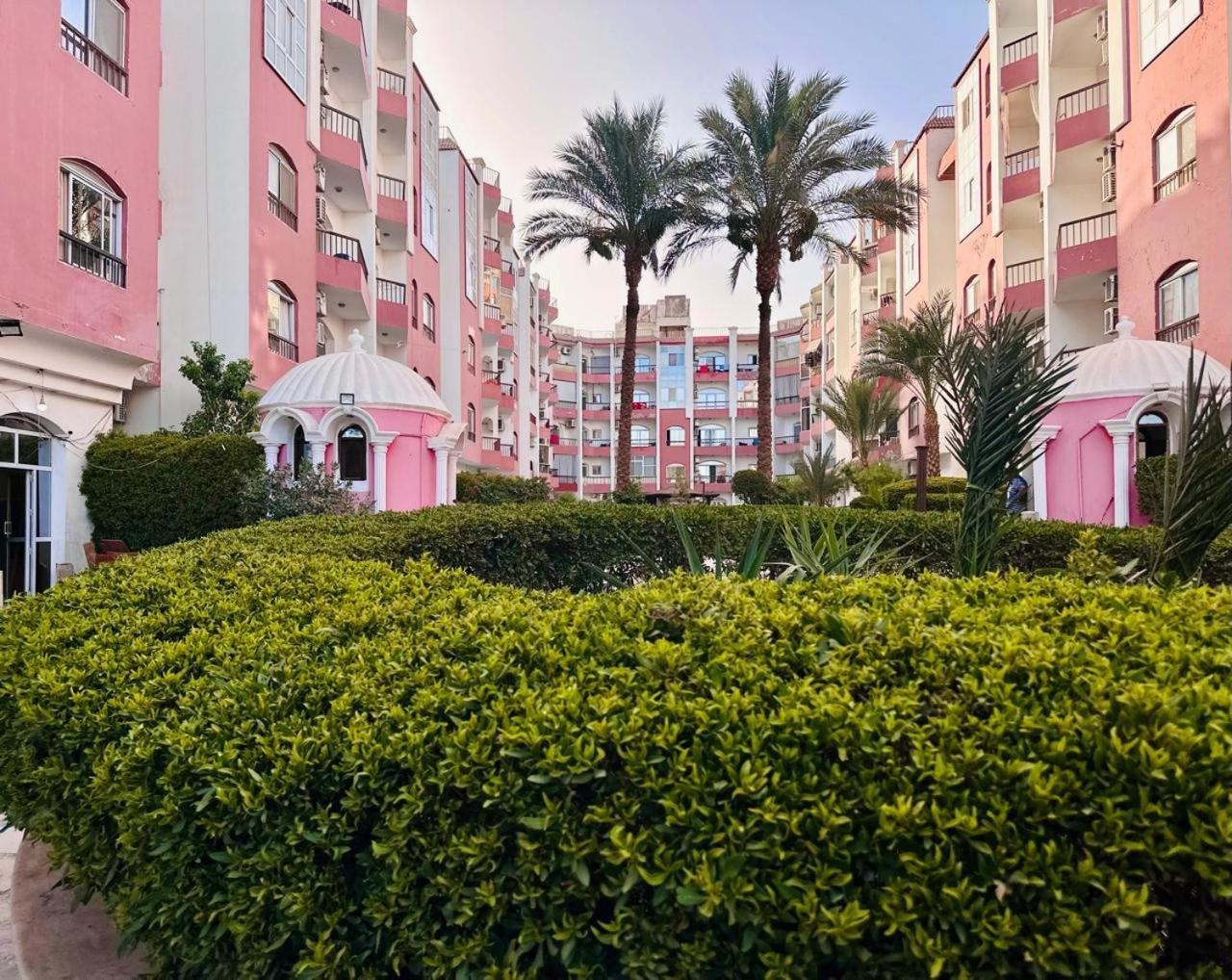 Desert Pearl Retreat