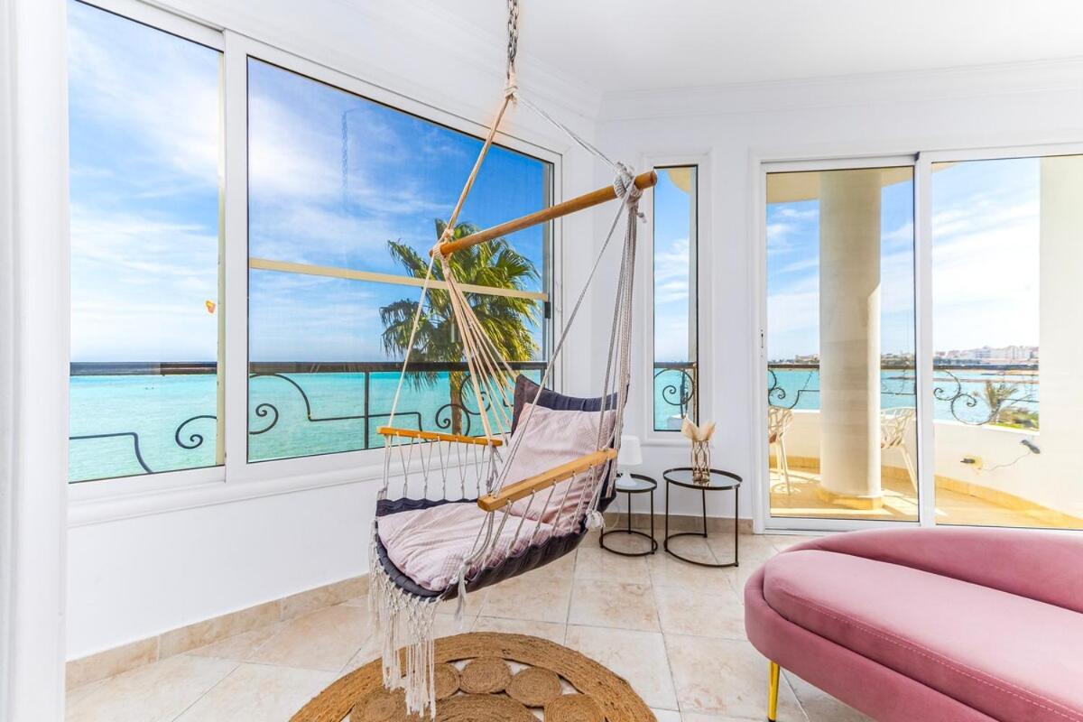 Extraordinary Apartment, Sea Access In