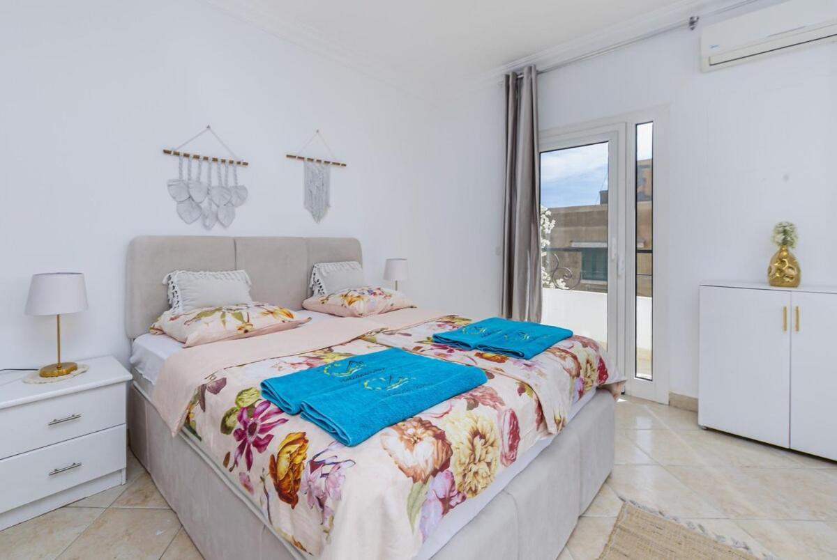 Apartment Extraordinary Apartment, Sea Access In
