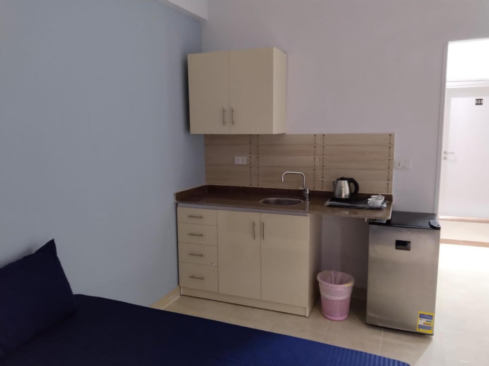 Front Aparthotel