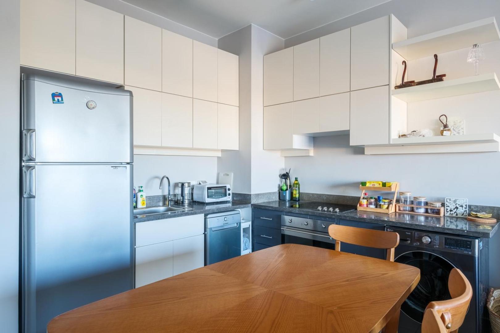 Modern 3bdr Cyan Apt: Prime Spot Hurghada