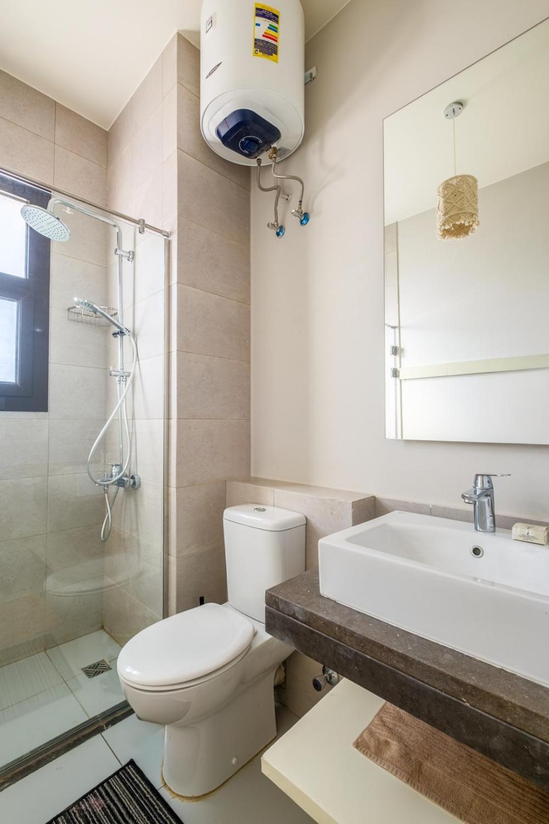 Modern 3bdr Cyan Apt: Prime Spot Hurghada