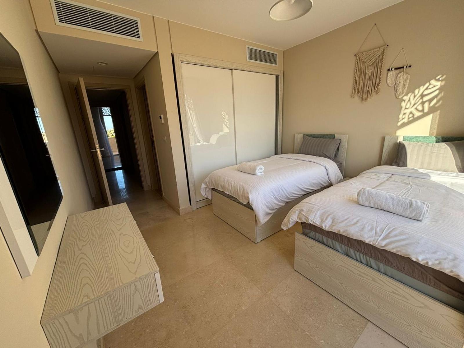 El Gouna Mangrouovy *