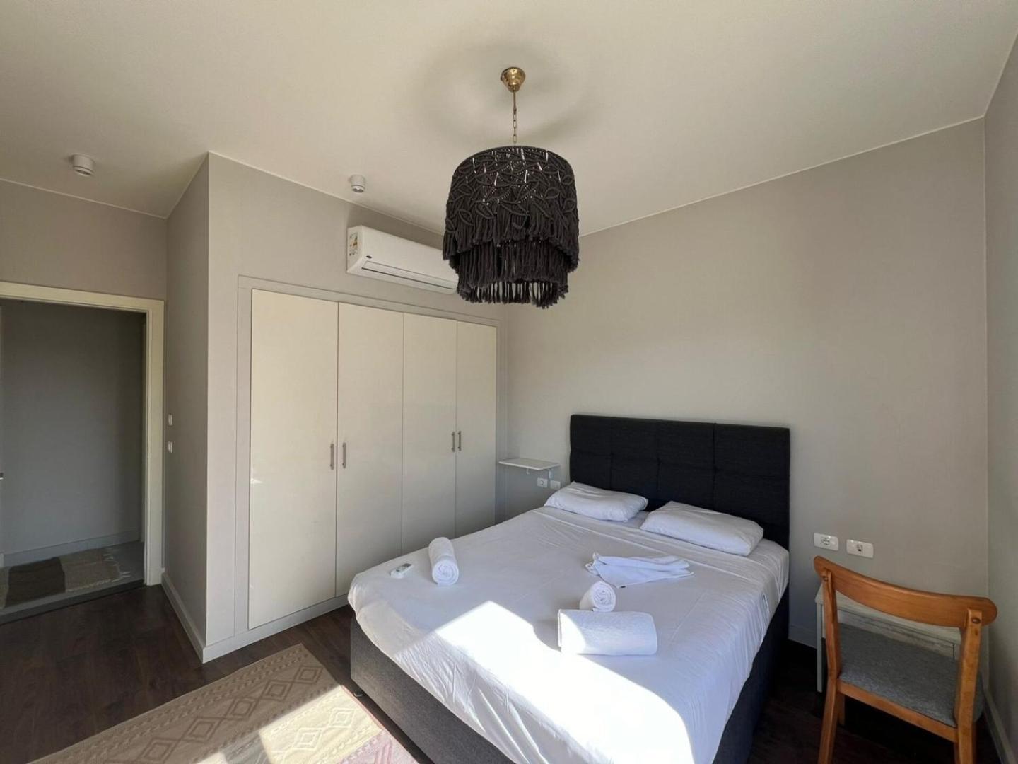 Apartment Modern 3bdr Cyan Apt: Prime Spot *