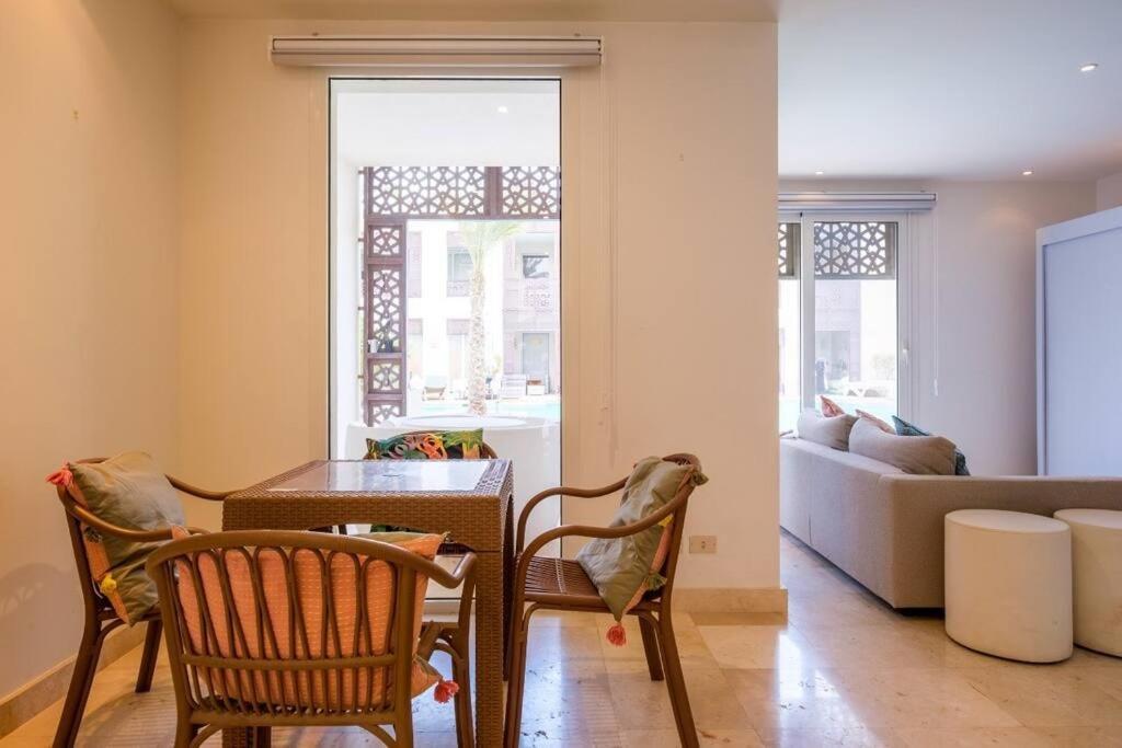 Stylish 1-bed Retreat Main Pool *