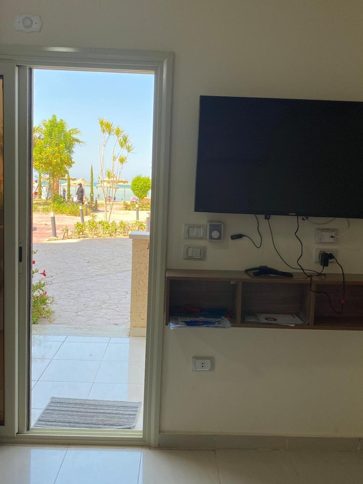 2bed Beachfront On-the-beach Apartment Hurghada