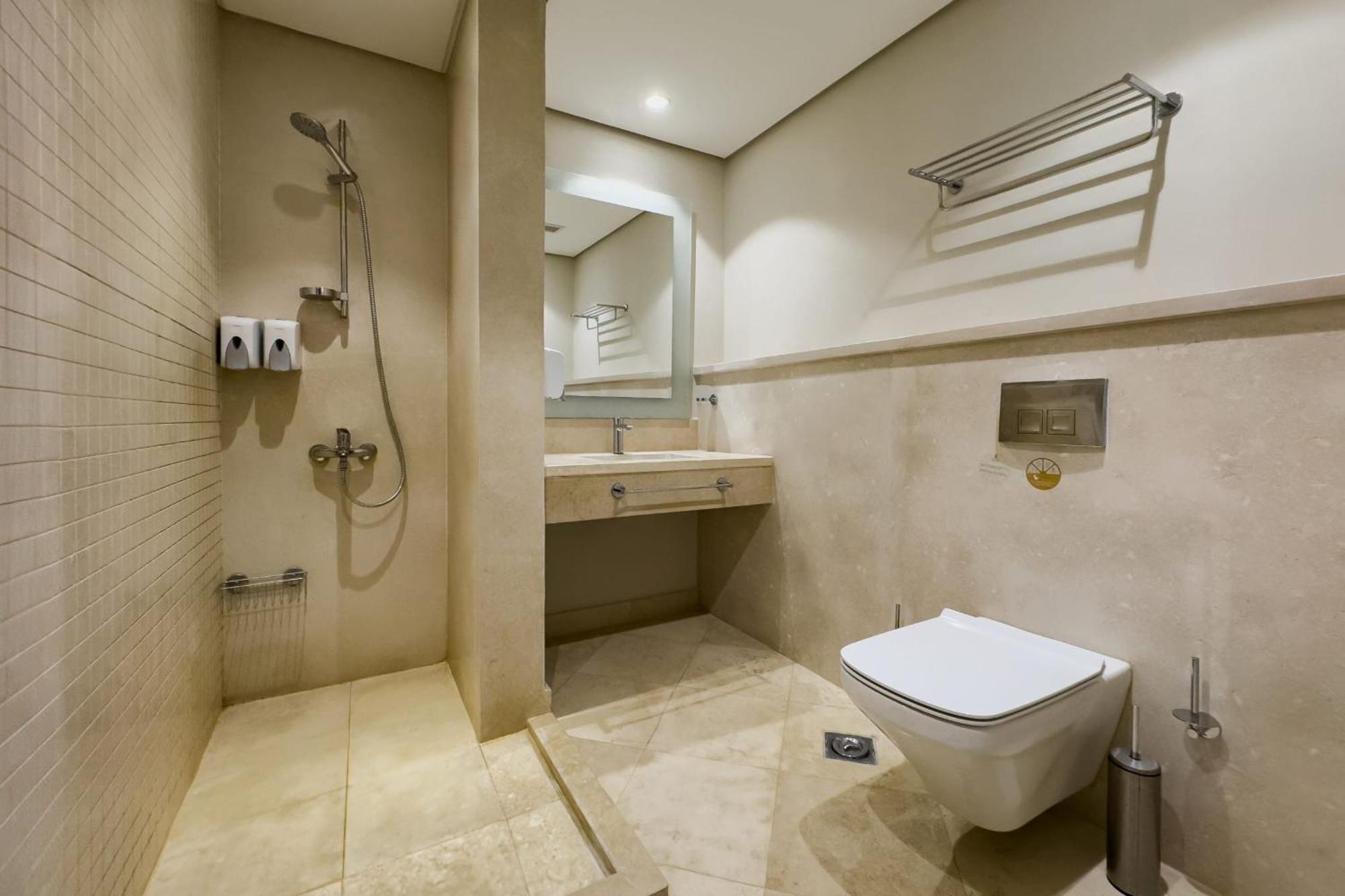 Neat & Neutral 1bdr Pool Front Mangroovy Apartment *