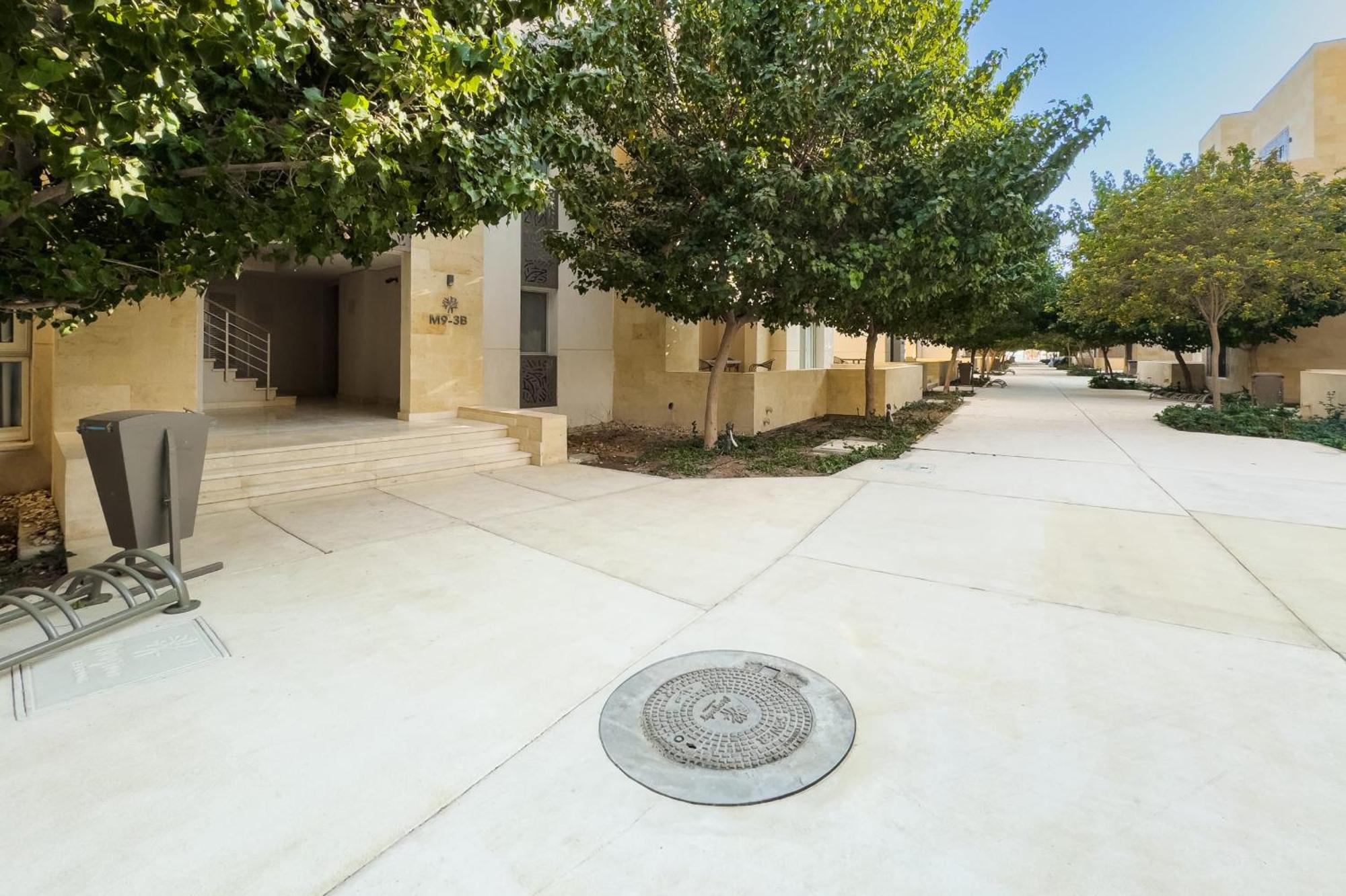 Neat & Neutral 1bdr Pool Front Mangroovy