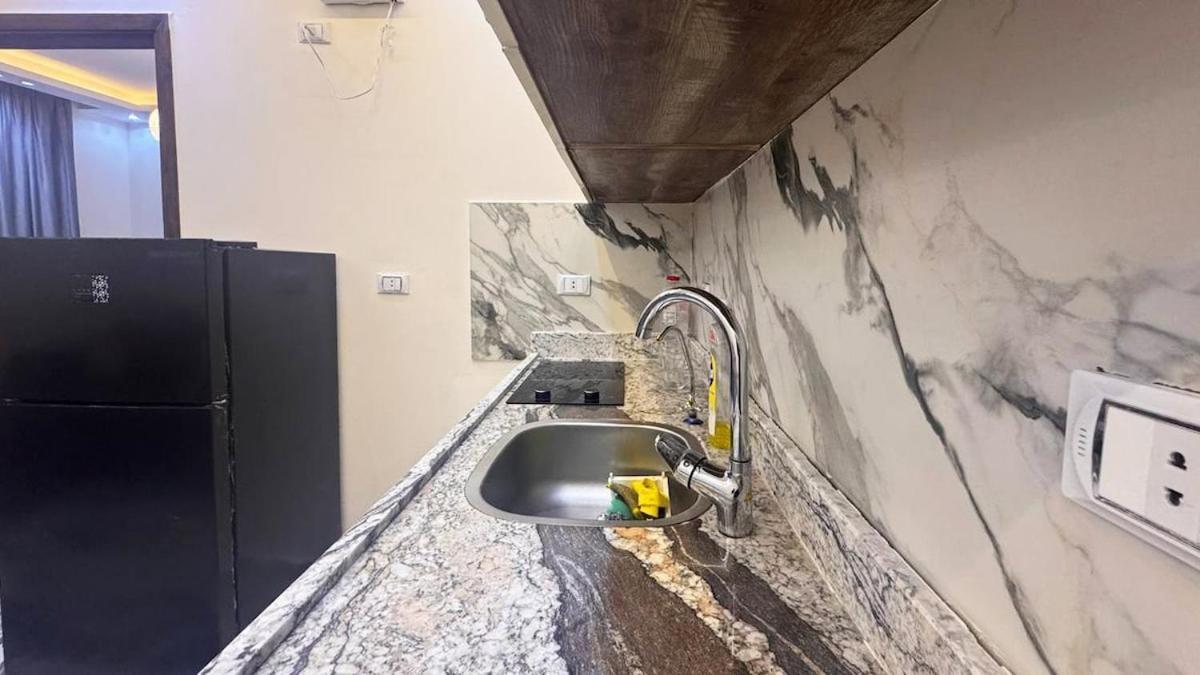 1 Bedroom In Hub Apartment *