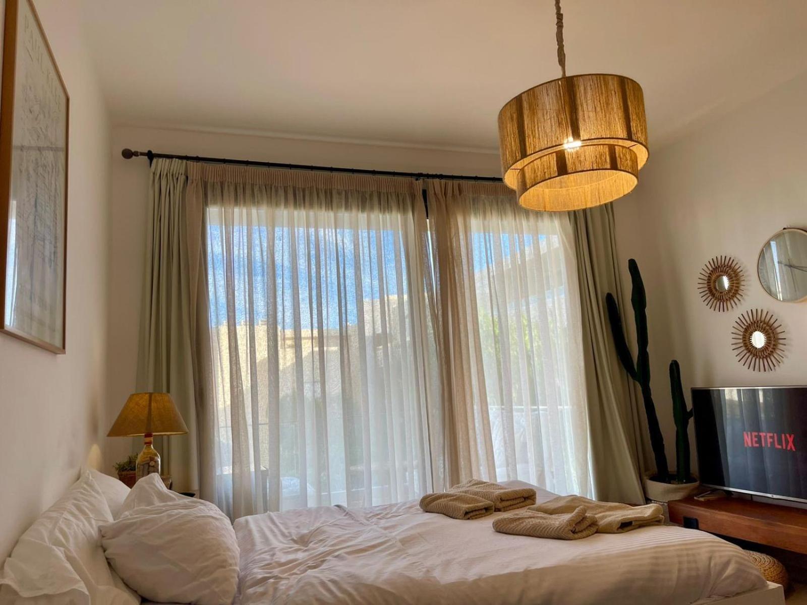 G Cribs Hotel