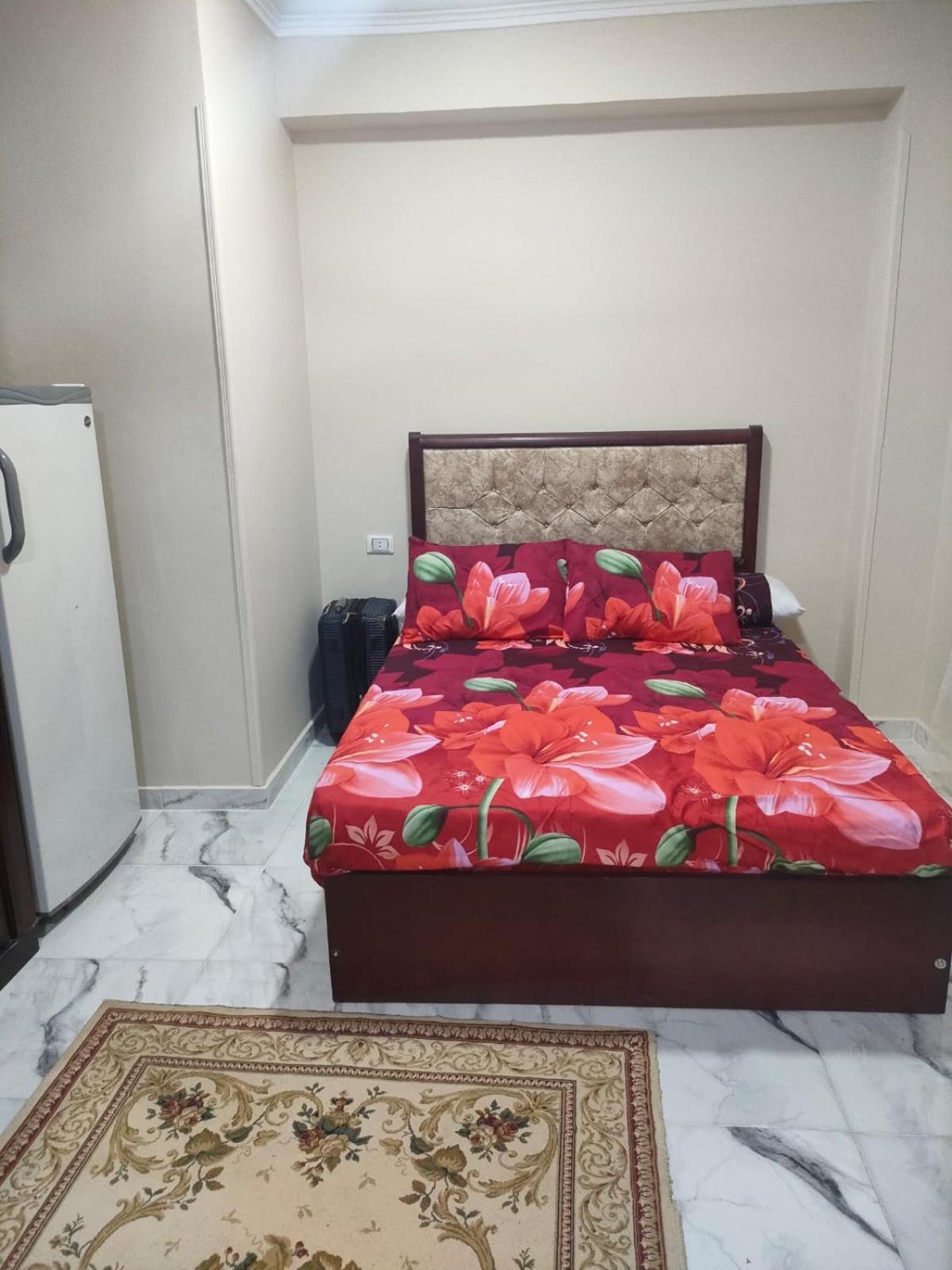 Fully Furnished With Services And Amenities Close To The Apartment