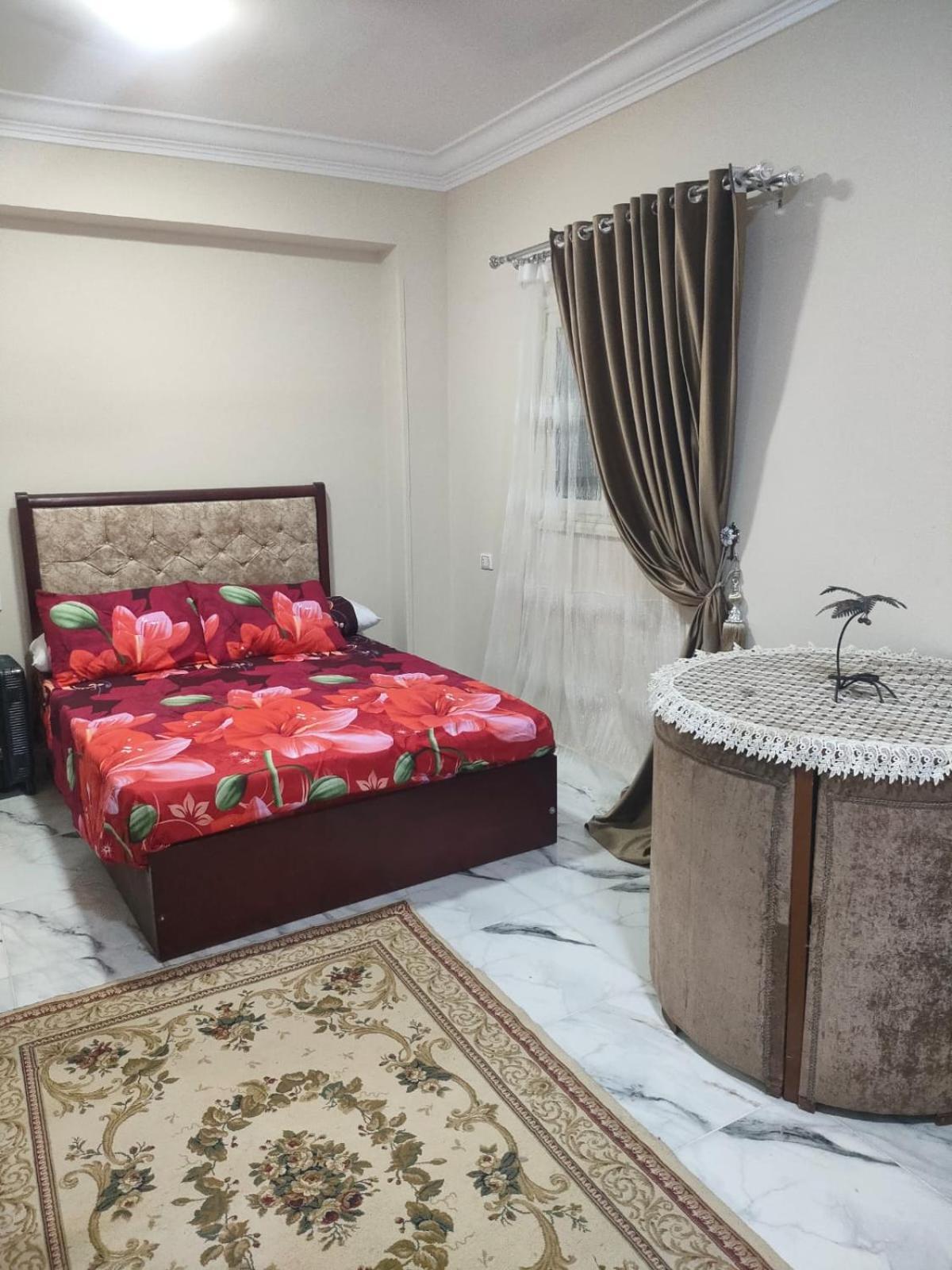 Fully Furnished With Services And Amenities Close To The