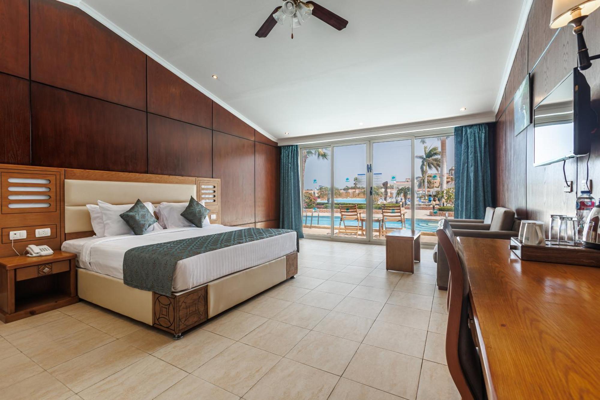 Resort Sunrise Alora Aqua Park 4*