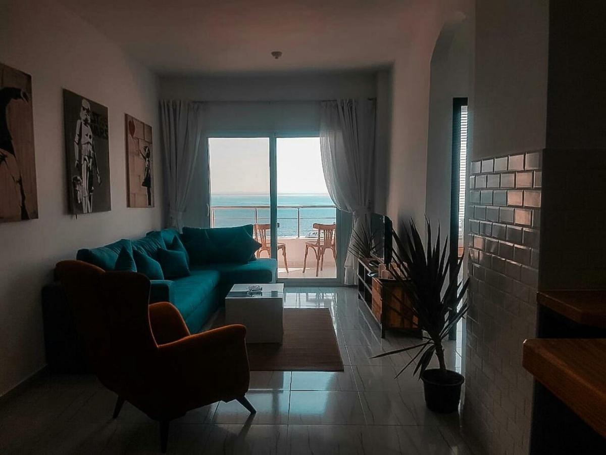 Appartement Amazing 2 Bedroom With Sea View In *