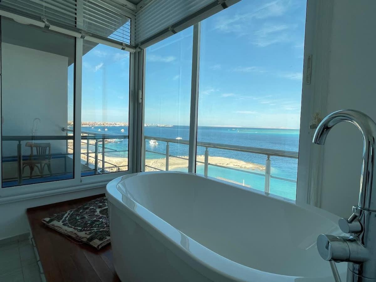Amazing 2 Bedroom With Sea View In Apartment Hurghada