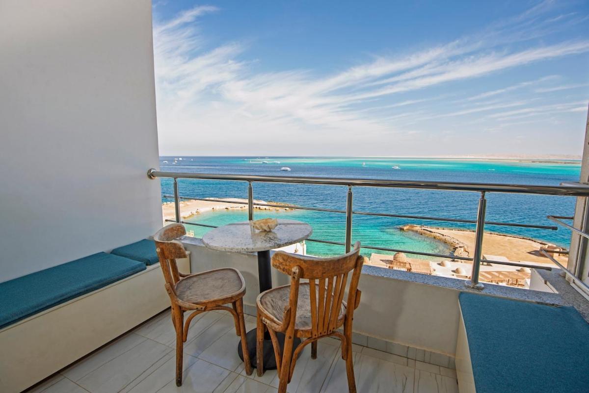 Appartement Amazing 2 Bedroom With Sea View In *