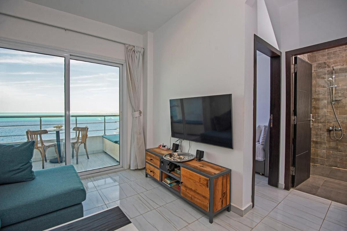 Amazing 2 Bedroom With Sea View In Apartment *