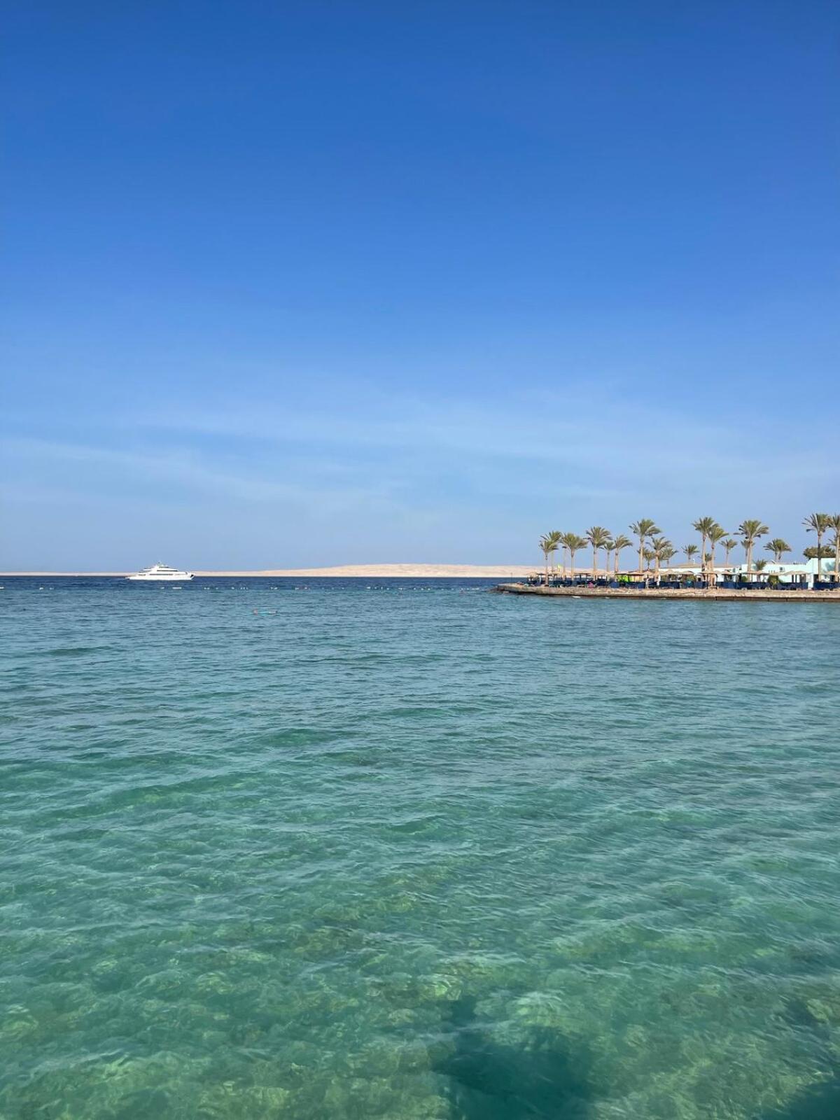 Seafront With Private Appartement