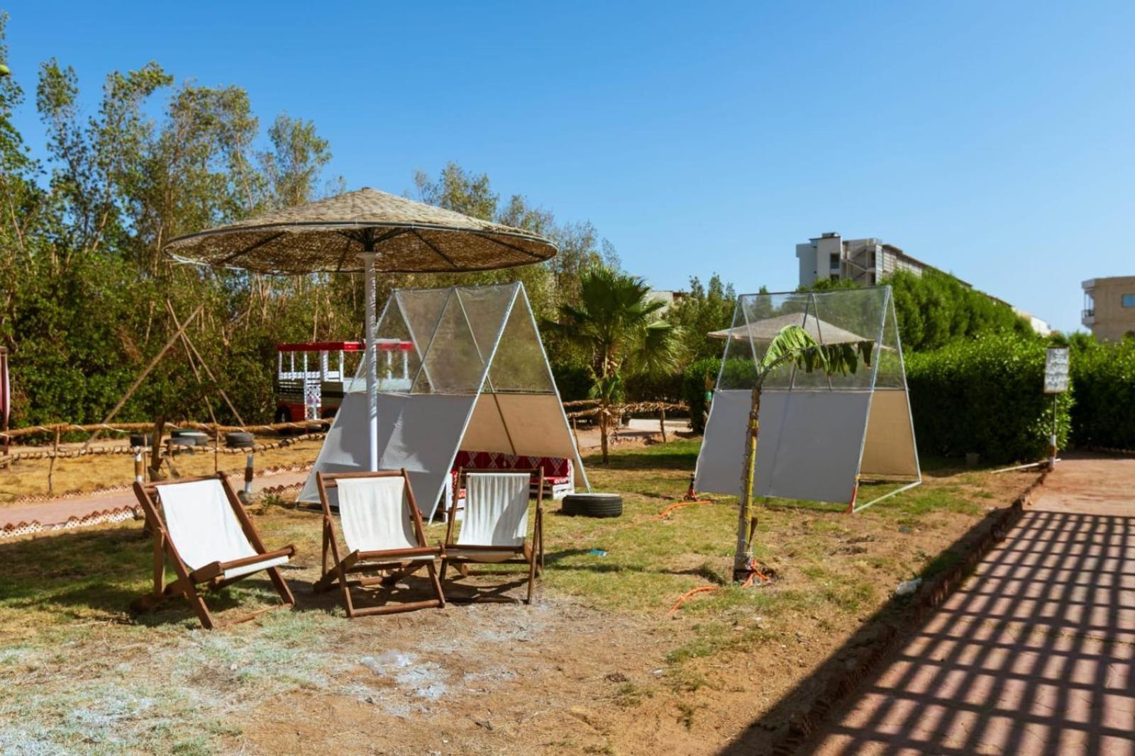 Fox House Resort *