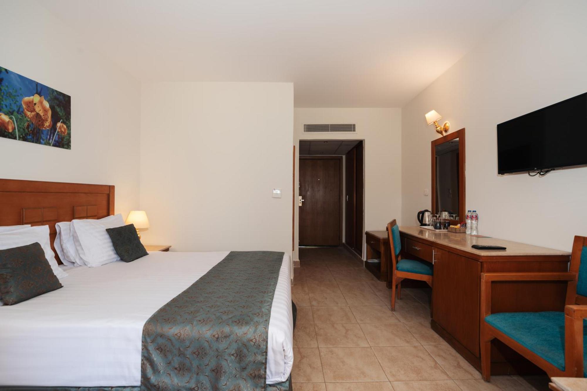 Riviera Aqua Park Hotel 4*