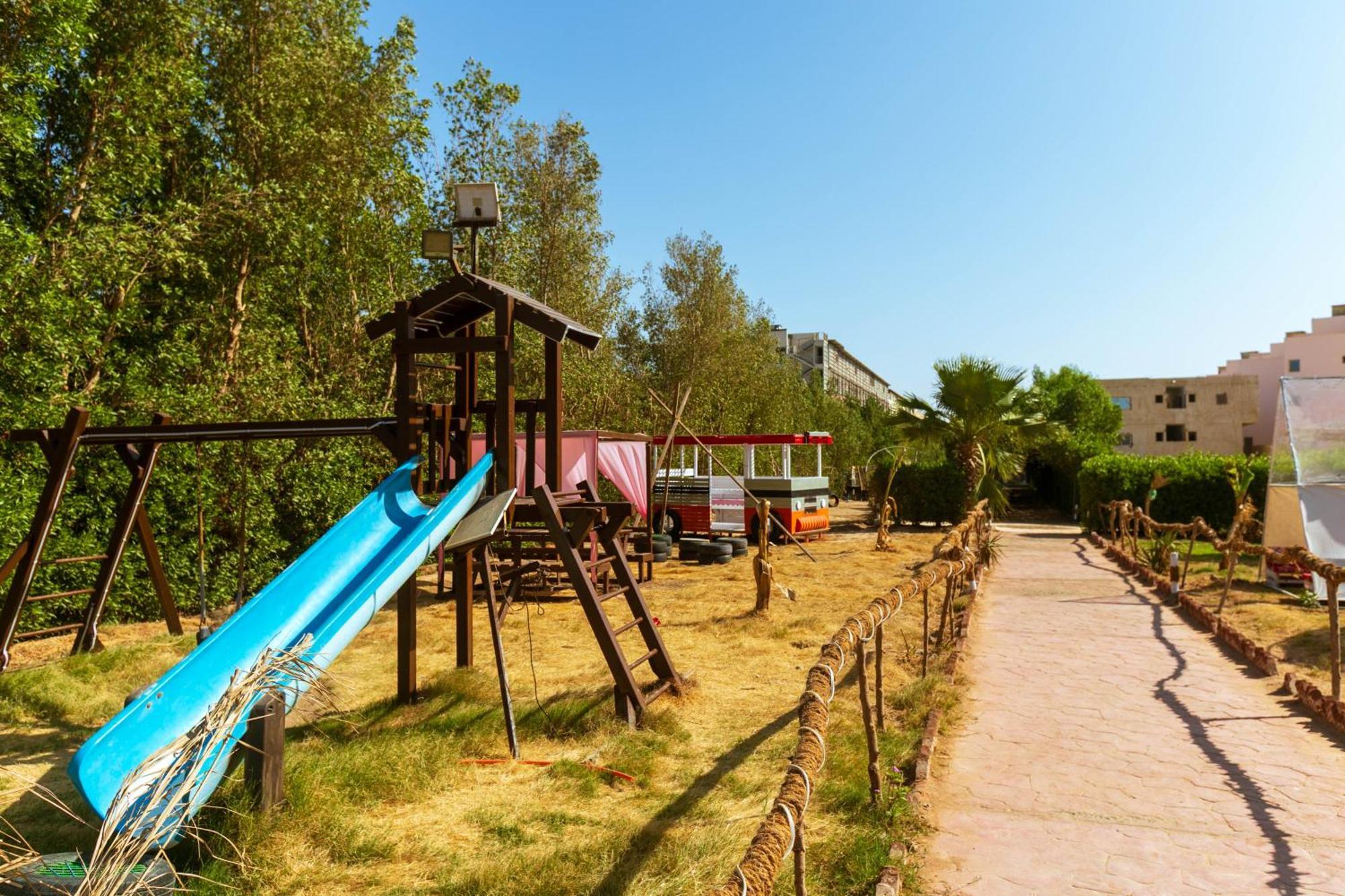 Fox House Resort