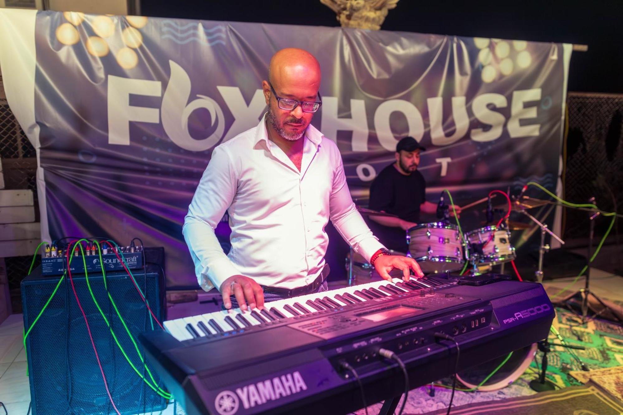 Fox House Resort *