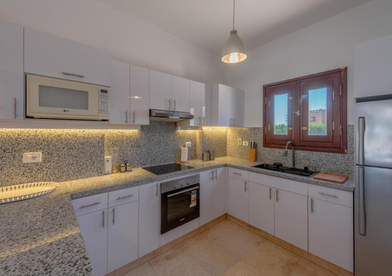 Scenic Views 3 Bedroom With Private Jacuzzi In Sabina
