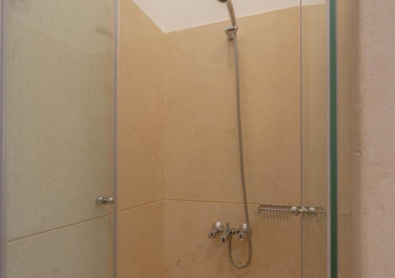 Scenic Views 3 Bedroom With Private Jacuzzi In Sabina