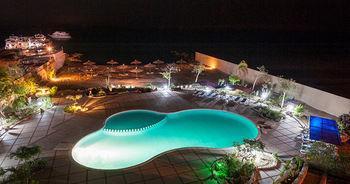 Navy Chalets Chalet *
