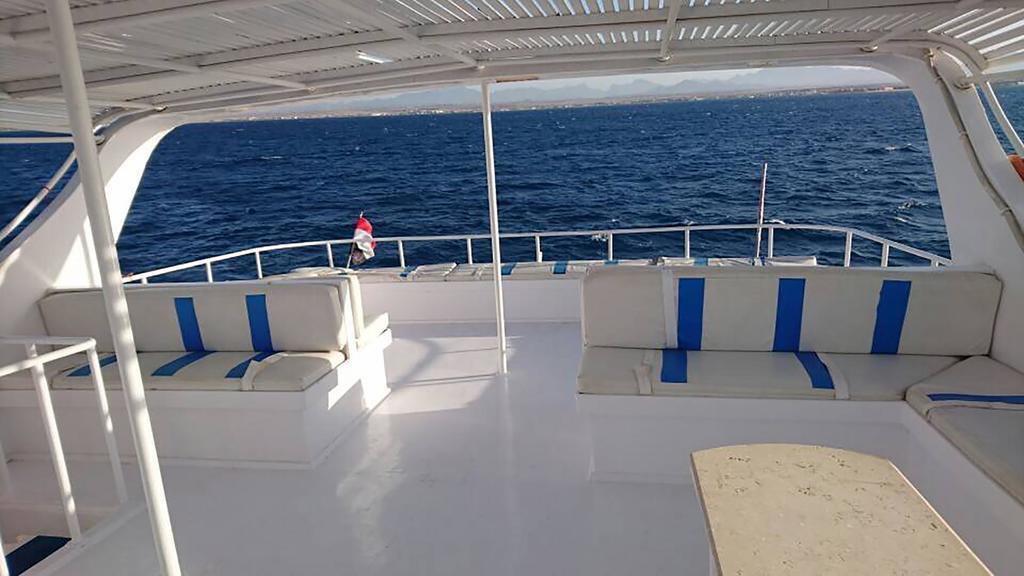 Botel Yacht Tawila Island