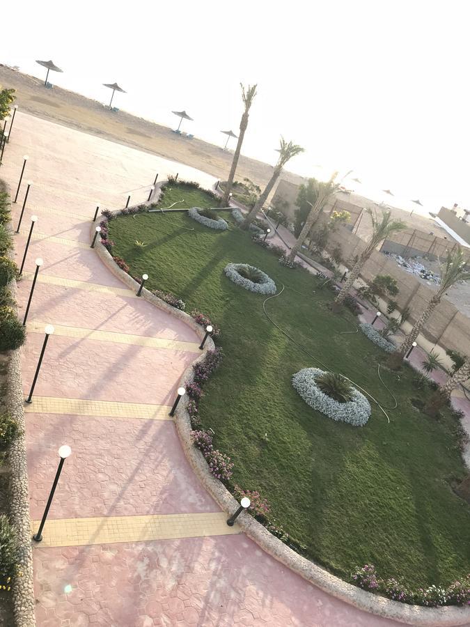Cecelia Aparthotel