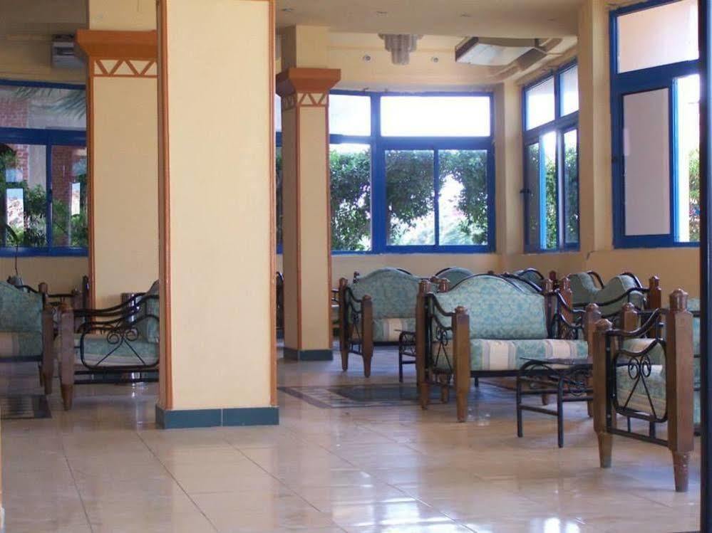 Eiffel Hotel 3*