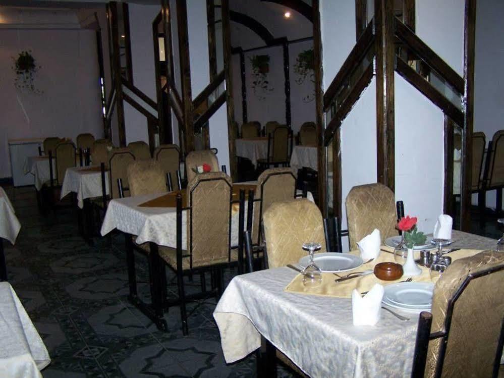 Hotel Eiffel 3*