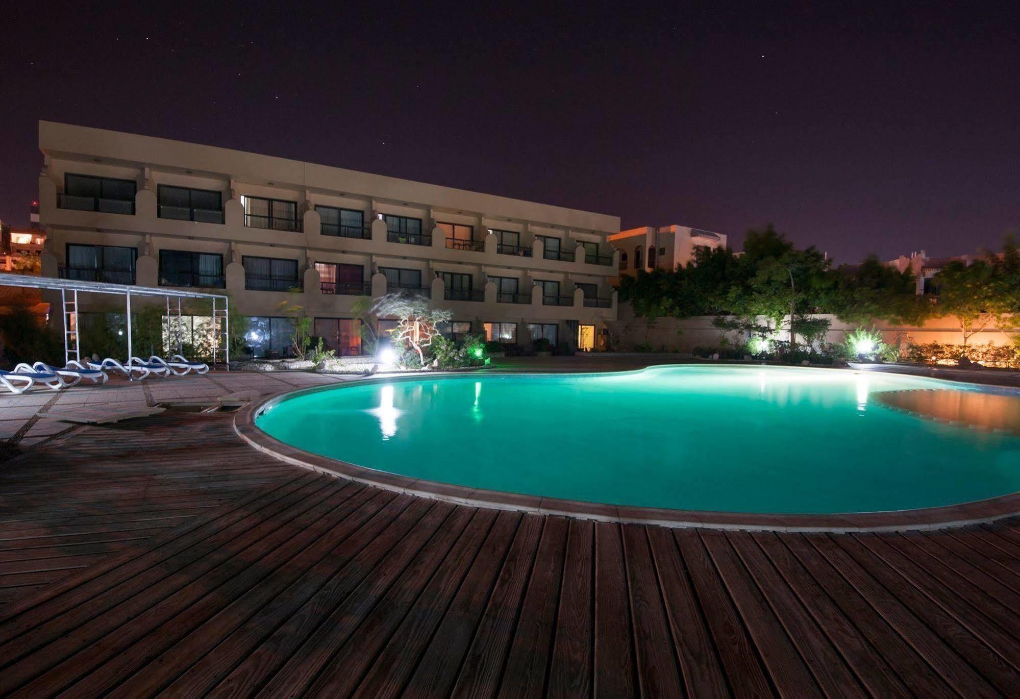 Navy Chalets Chalet *
