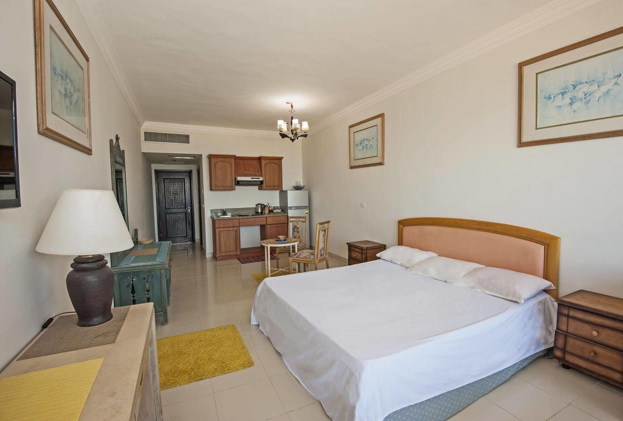 Navy Chalets Chalet *