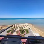 Casablanca Beach #611 Sea Front One Bedroom Fully Equipped