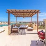 Sunny 2 Bedroom + Private Roof Terrace Lagoon View