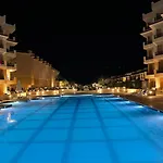 Selena Bay Resort M