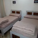 Cecelia Apartment